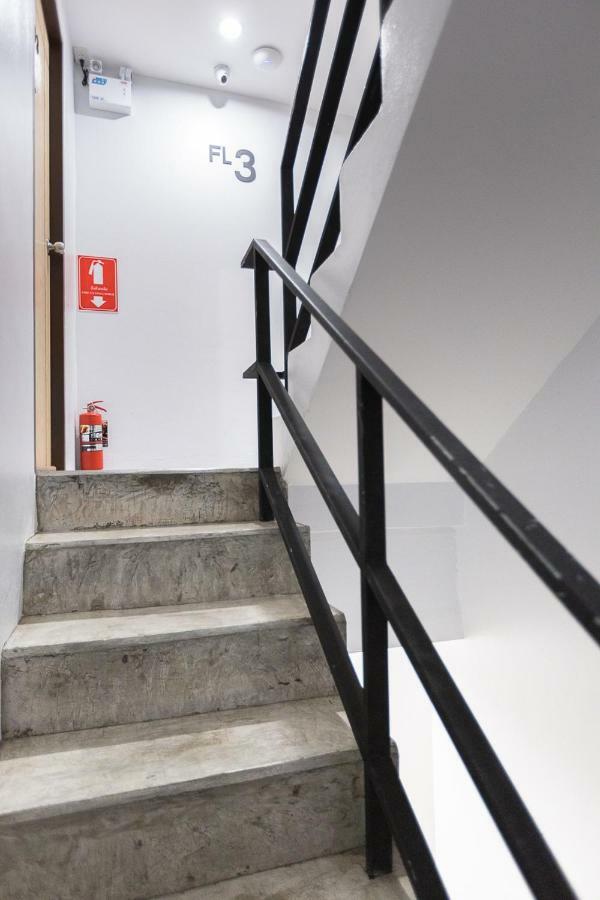Minimal House Patong (Adults Only) Hostel Buitenkant foto