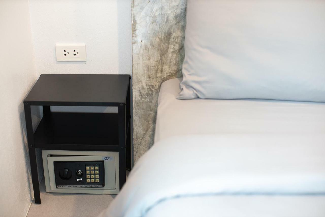 Minimal House Patong (Adults Only) Hostel Buitenkant foto