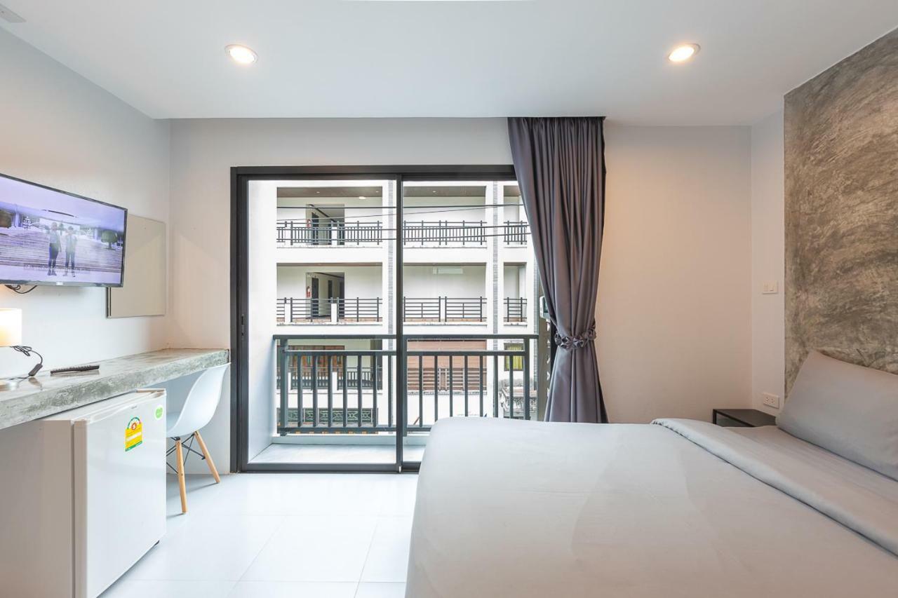 Minimal House Patong (Adults Only) Hostel Buitenkant foto