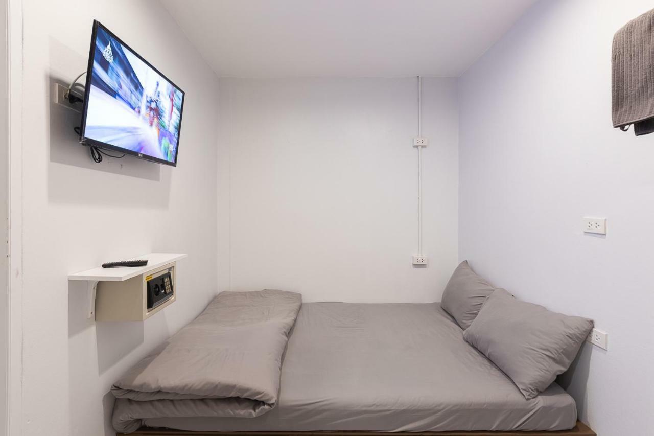 Minimal House Patong (Adults Only) Hostel Buitenkant foto