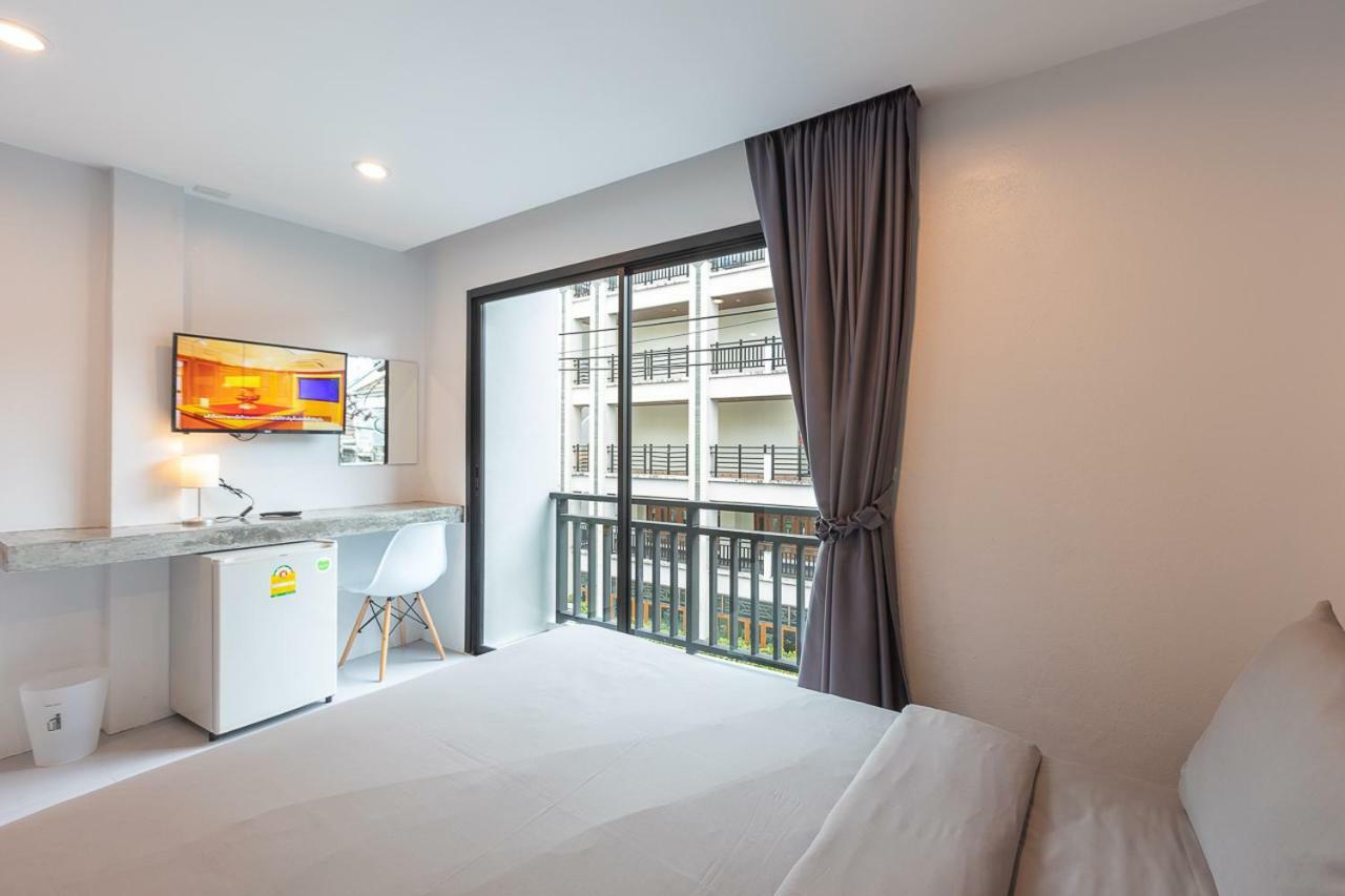 Minimal House Patong (Adults Only) Hostel Buitenkant foto